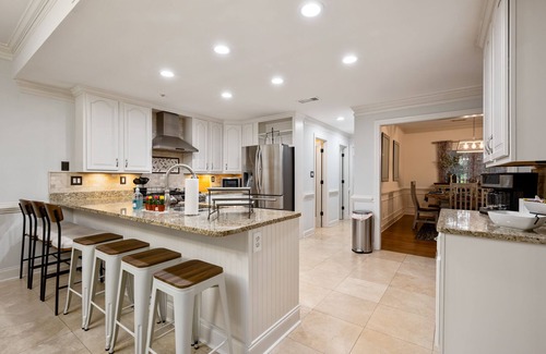 Cartersville House | Elegant Farm Stay 18 Beds Pool (Seasonal)