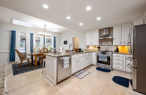 Cartersville House | Elegant Farm Stay 18 Beds Pool (Seasonal)