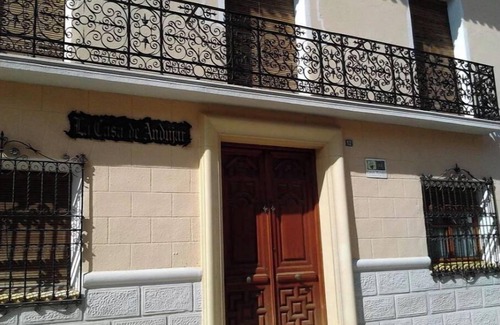 Pozo-Lorente Cottage | Elegant Manor House near Alcalá del Jucar with Piano!