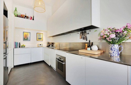 Archives Apartment | Elegant Marais Triplex: 5 Bedrooms, Modern Design, Rooftop Views