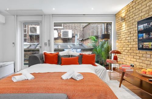 Brompton & Hans Town House | Elegant Mews Retreat by Harrods