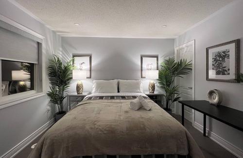 Halton Regional Municipality House | Elegant Modern Decor Whole Townhouse In Milton