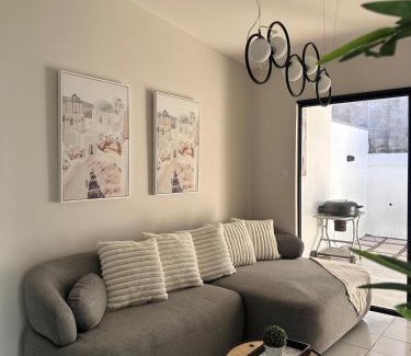 Puerto Barillas House | Elegant Modern Tiny Home