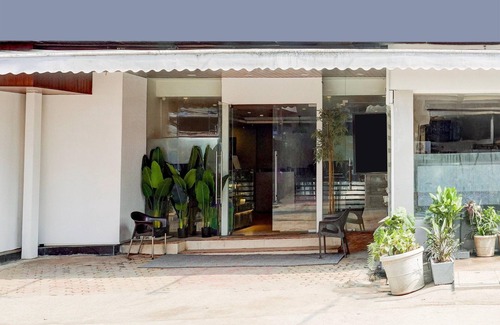 Khar House | Elegant Stays at The Unicontinental Khar Mumbai