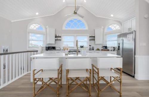 Waves House | Elegant Updated Oceanfront Home with Pool & Hot Tub