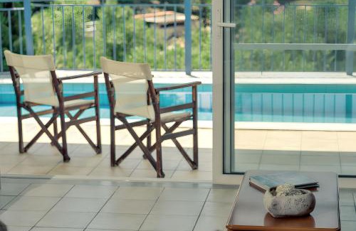 Tsilivi Villa | Elegant Villa in Planos + Private Pool.