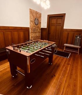 Manebach Apartment | Elegante Ferienwohnung mit Kaminofen im Thüringer Wald