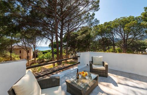 Campulongu Villa | Elegante Villa a 30 m dalla bellissima spiaggia di Campulongu Villasimius