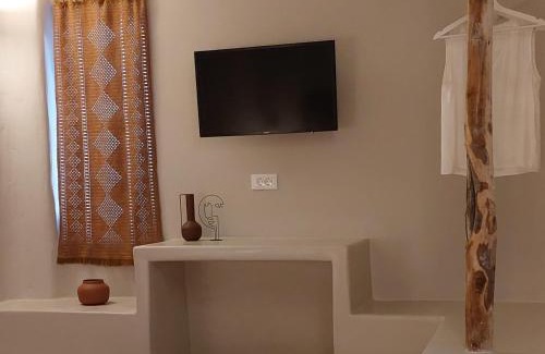 Megalochori Apartment | Elements Cave Suites