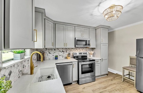 Gibsonville House | Elevate Your Escape: State of the Art 2BR Apt.