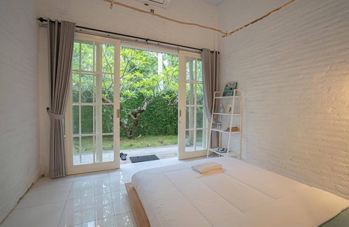 Sekongkang Resort | Elhoppo Pasir putih resort & resto