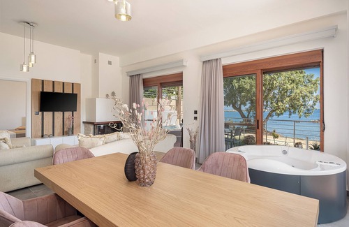 Nea Chora Apartment | Elia Seaside Deluxe Apartment