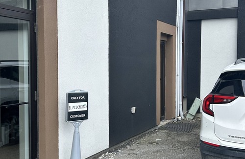 Leamington Apartment | Elias Plaza (Apt 2)nStylish Apartment in the Heart of Downtown