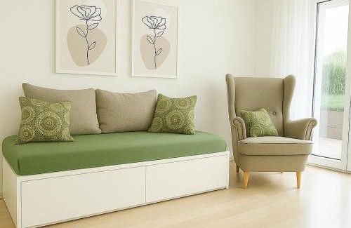 Gleichen Apartment | Ella-ruhiges 3-Zimmer-Ferienapartment im Grünen mit Netflix, Koiteich und Terrasse