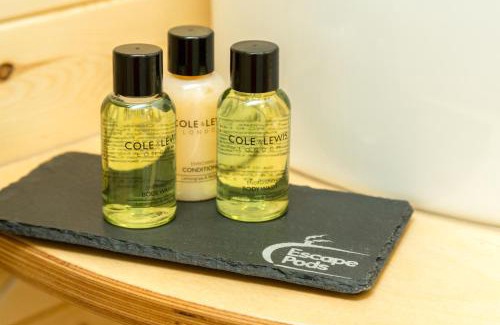 Cowan Bridge Apartment | Ellerbeck Luxury Pod with Hot Tub at Fell View Park Kirkby Lonsdale