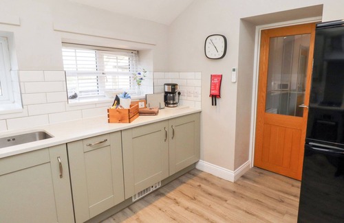 Belford Cottage | ELM COTTAGE, pet friendly, with hot tub in Warenford