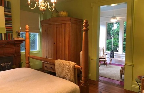 Washington Bed & Breakfast | Elmwood 1820 Bed & Breakfast Inn