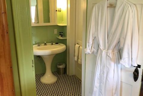 Washington Bed & Breakfast | Elmwood 1820 Bed & Breakfast Inn