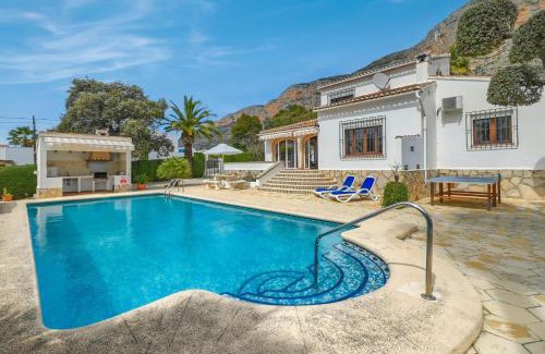 Montgo de Toscamar House | Elvi by Aguilarent