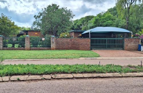 Mokopane Bed & Breakfast | Emani Guest House