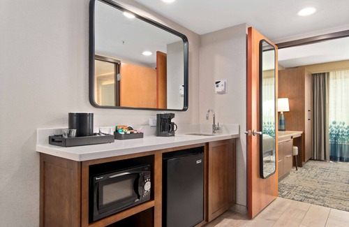 Anaheim Resort Hotel | Embassy Suites by Hilton Anaheim South