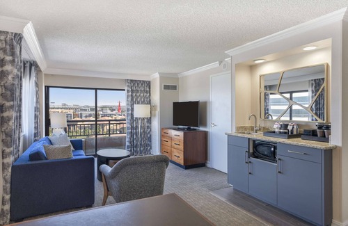 Orange Hotel | Embassy Suites by Hilton Anaheim Orange