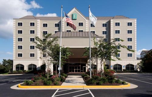 Herndon Hotel | Embassy Suites by Hilton Dulles Airport