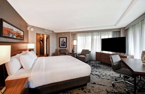 Old Market Hotel | Embassy Suites by Hilton Omaha Downtown Old Market