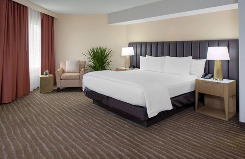 Paradise Valley Village Hotel | Embassy Suites by Hilton Phoenix Scottsdale