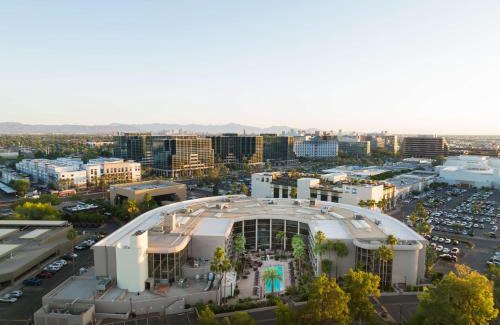 Camelback East Hotel | Embassy Suites by Hilton Phoenix Biltmore