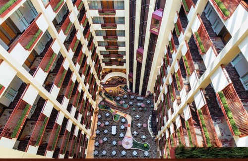 St. Charles Hotel | Embassy Suites by Hilton Saint Louis Saint Charles