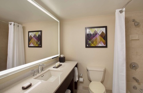West End Hotel | Embassy Suites by Hilton Washington DC Georgetown