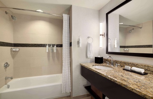 Twin Brook Hotel | Embassy Suites Chattanooga/Hamilton Place