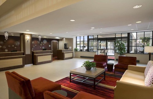 Beachwood Hotel | Embassy Suites Cleveland - Beachwood