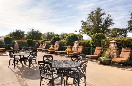 Grapevine Hotel | Embassy Suites Dallas - DFW Airport North