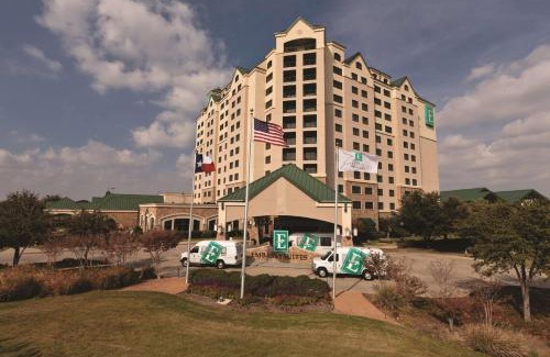 Grapevine Hotel | Embassy Suites Dallas - DFW Airport North