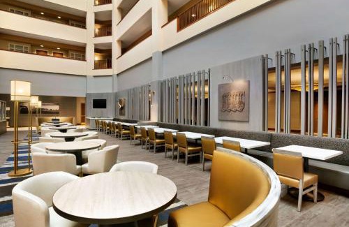 Grapevine Hotel | Embassy Suites Dallas - DFW Airport North