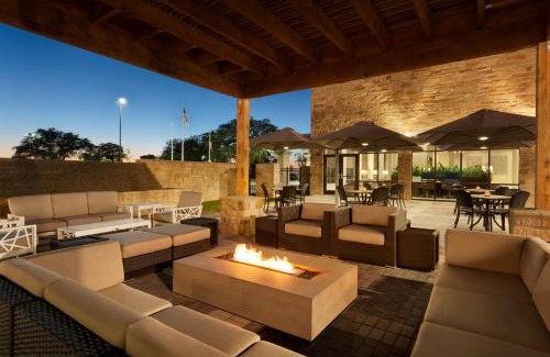 Brooks City Base Hotel | Embassy Suites San Antonio Brooks City Base Hotel & Spa