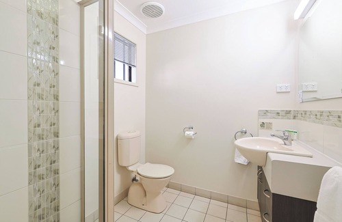 Emerald Hotel | Emerald Central Palms Motel