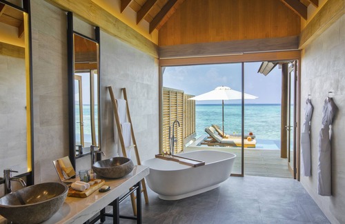 Raa Atoll Resort | Emerald Faarufushi Resort & Spa
