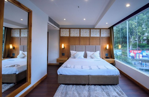Aizawl Hotel | Emerald Hotel