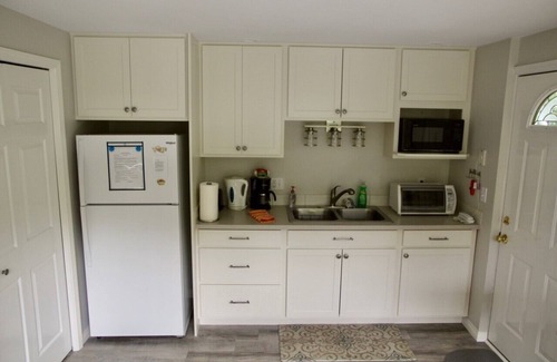 Bellingham Apartment | 'Emerald Lake' Studio - WE HAVE WATER LILIES!