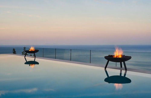 Varvara Villa | Emerald Villas & Suites