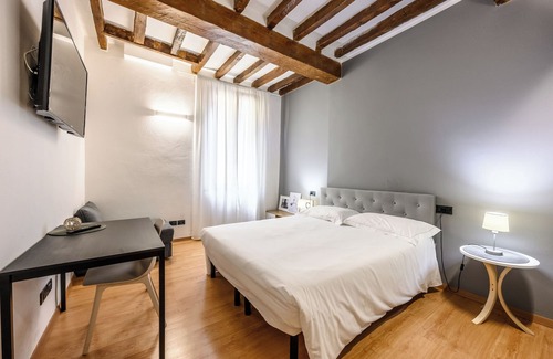 Old Town Apartment | Emilia Studios 3