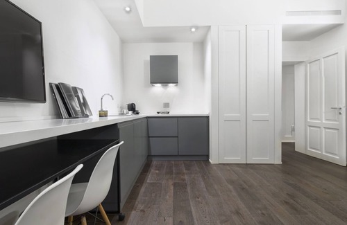 Old Town Apartment | Emilia Suite Express