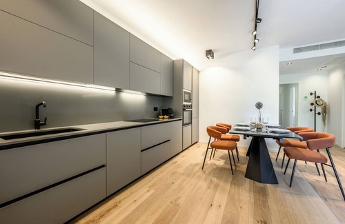 Old Town Apartment | EMILIA SUITE GREEN