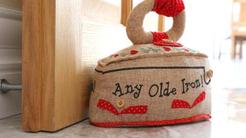 Emyvale Bed & Breakfast | Emy Lakehouse - near Castle Leslie, Glaslough