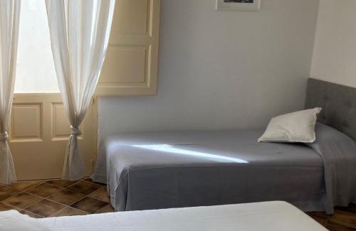 Donnalucata House | En-suite Triple Room-Giardino A Mare