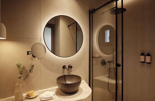 Megalochori Hotel | Enarma Suites & Spa Wellness Retreat