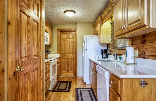 Black Bear Falls Cabin | Enchanted View Lodge 3 Bedroom Cabin by RedAwning